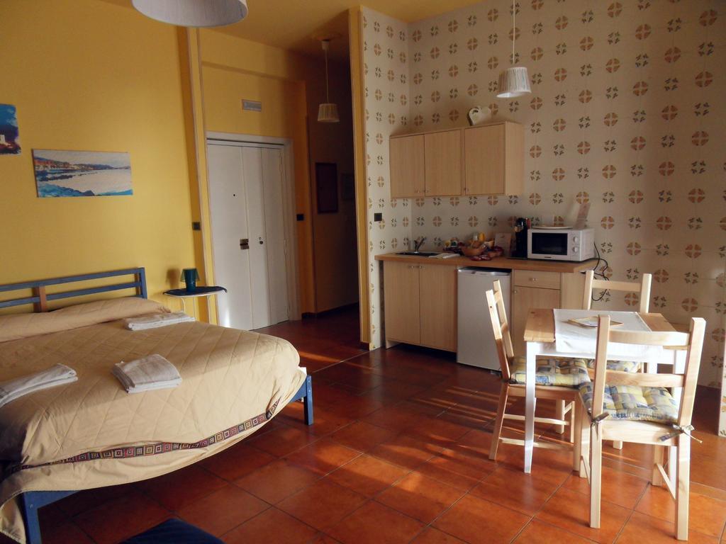 Leucosia Bed & Breakfast サレルノ 部屋 写真